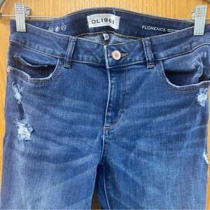 DL1961 cute detailed jeans tighter straight legged